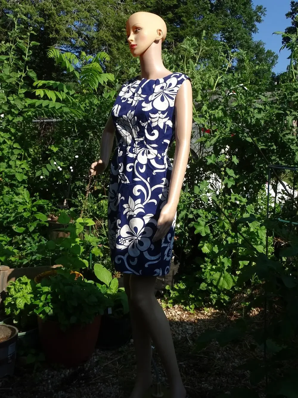 Vintage 1960s Blue Hibiscus Hawaiian Shift Dress Sleeveless Cotton Small